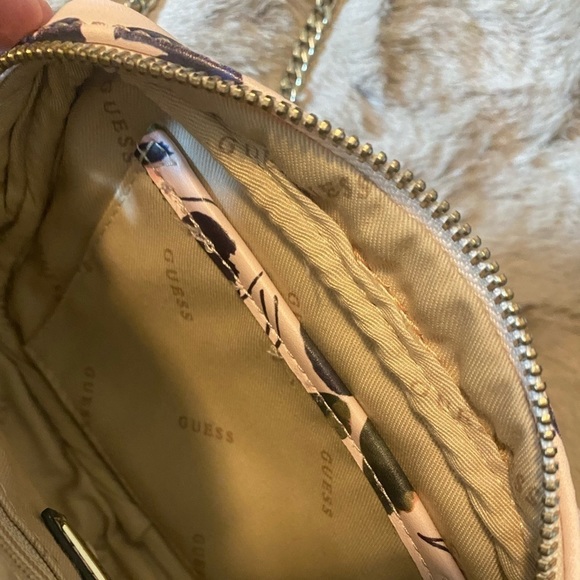 Guess mini over shoulder bag. Gold  and silver finishings, patterned. - Picture 8 of 9